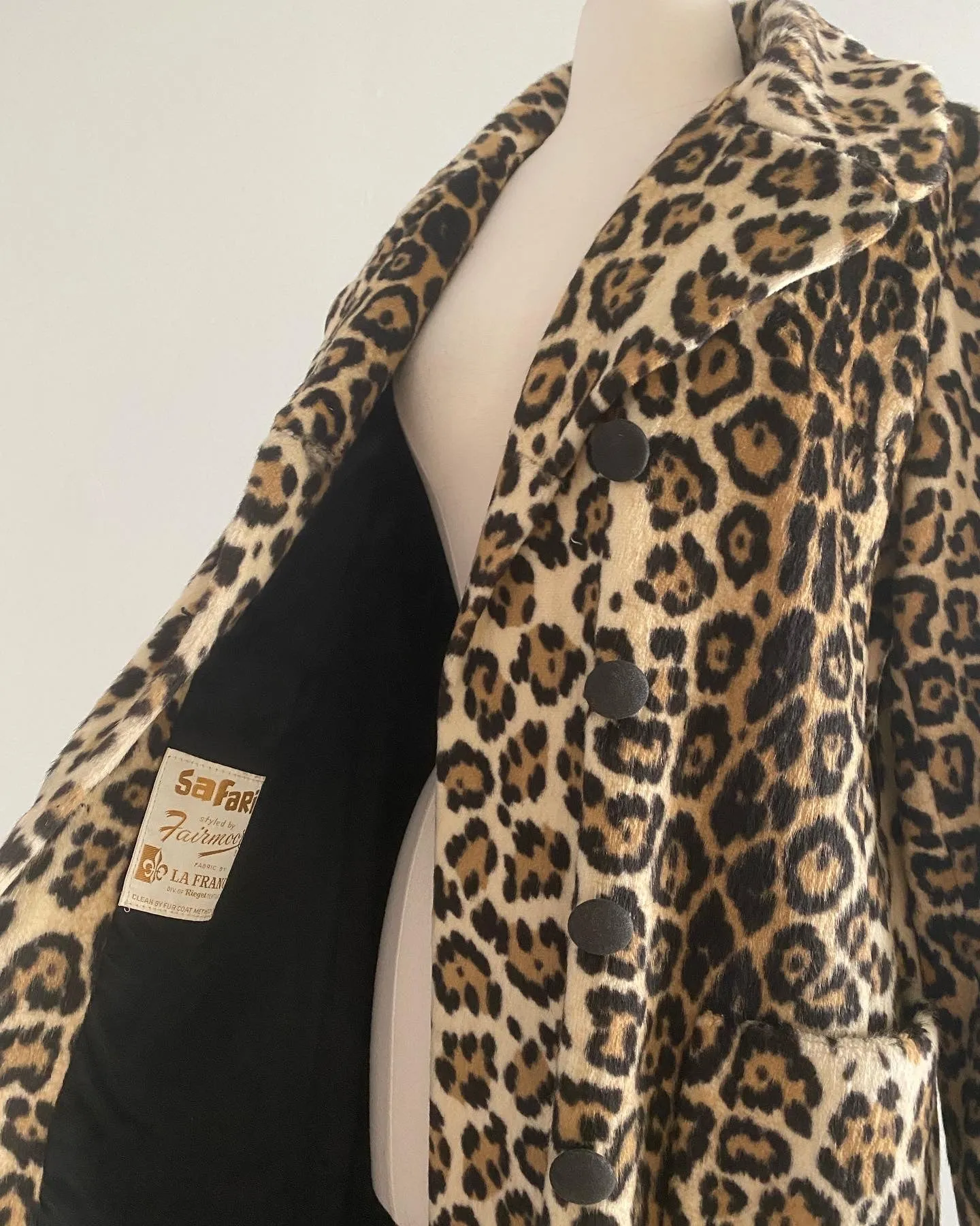 Iconic 1960's Leopard Print Ladies Glamour Coat By Safari / ML