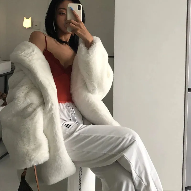 Women's Winter White Long Sleeved Fur Coat