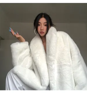 Women's Winter White Long Sleeved Fur Coat